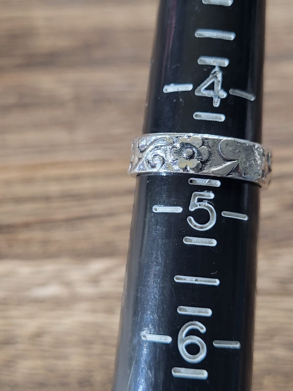Floral Engraved 925 Sterling Silver Band Ring - Women Jewelry Size 4.5